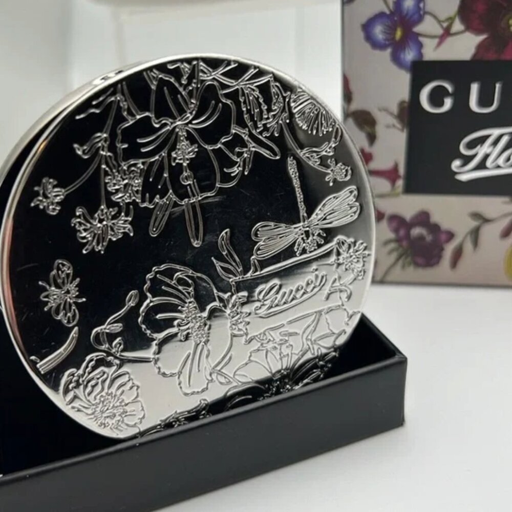 NIB Gucci Mirror with Box Silver Flowers Embossed Gucci Flora - Picture 7 of 10